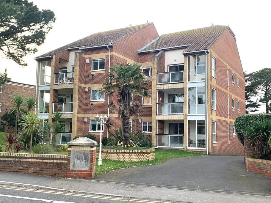 Spacious Sandbanks Apartment Near Beach And Bars With Free Parking Poole Εξωτερικό φωτογραφία