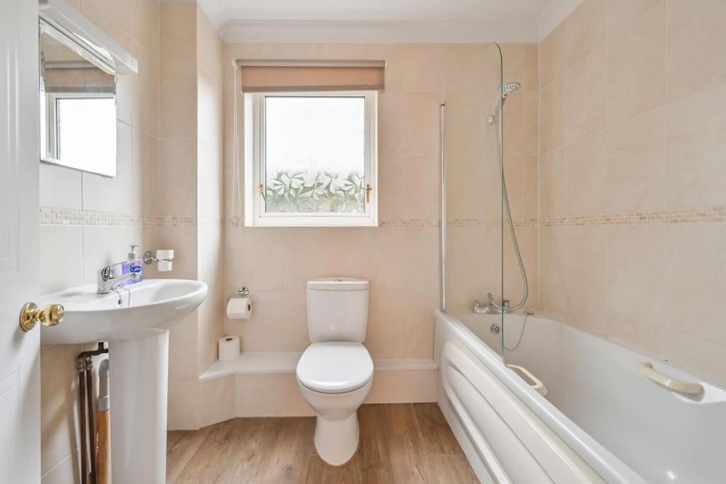 Spacious Sandbanks Apartment Near Beach And Bars With Free Parking Poole Εξωτερικό φωτογραφία