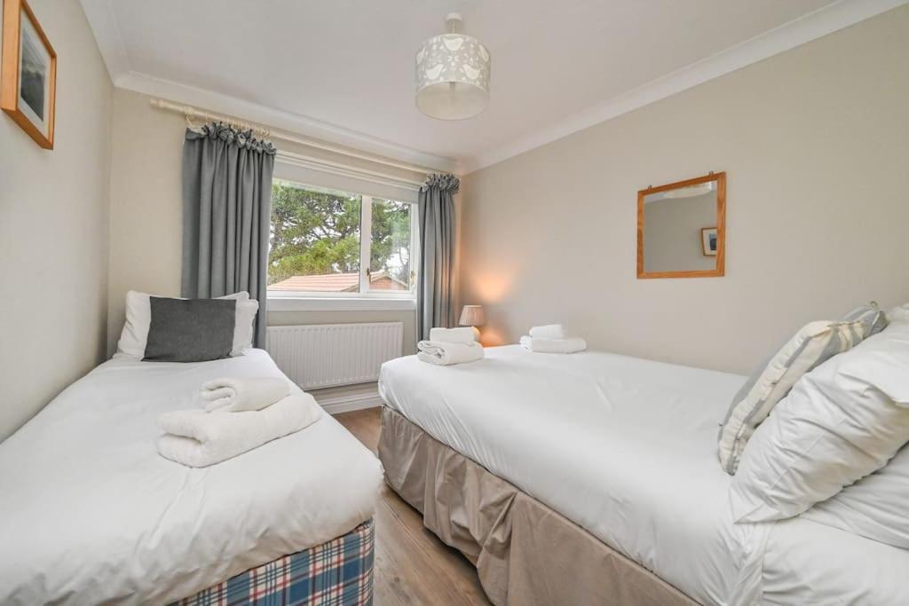 Spacious Sandbanks Apartment Near Beach And Bars With Free Parking Poole Εξωτερικό φωτογραφία